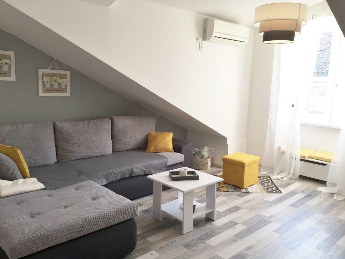 Charming Rijeka City Center Apartment Renee Exterior foto